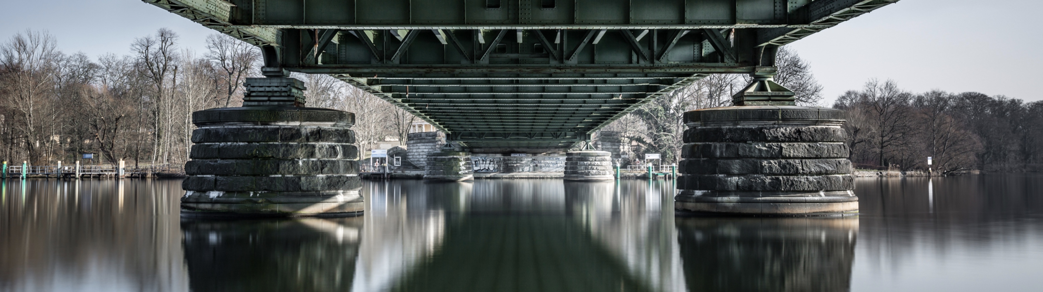 Glienicker Brücke (Foto: www.sebastianrost.com) Glienicker Brücke (Foto: www.sebastianrost.com)